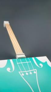 eundo cardboard violin full size closeup (2/4)